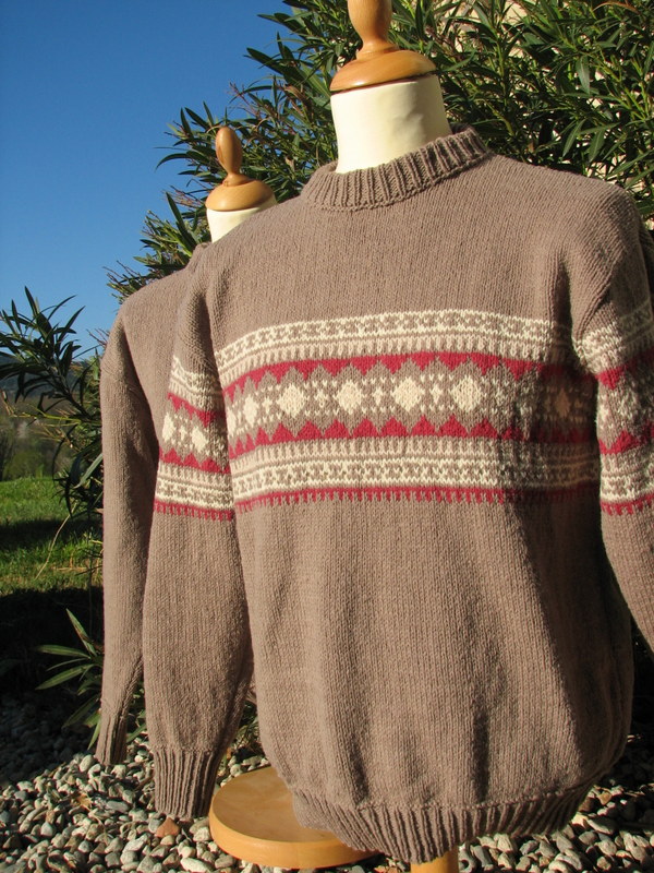 Caucase : écharpe homme pure laine - Kit à tricoter/Tricoté à la main - Les  Bergers Cathares