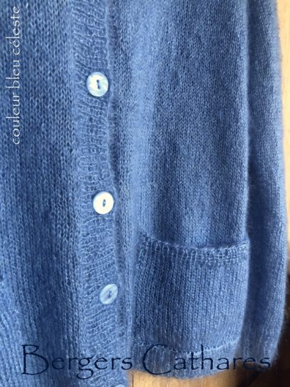 cardigan mohair et soie couleur bleu Céleste tricoté à la main avec poches
