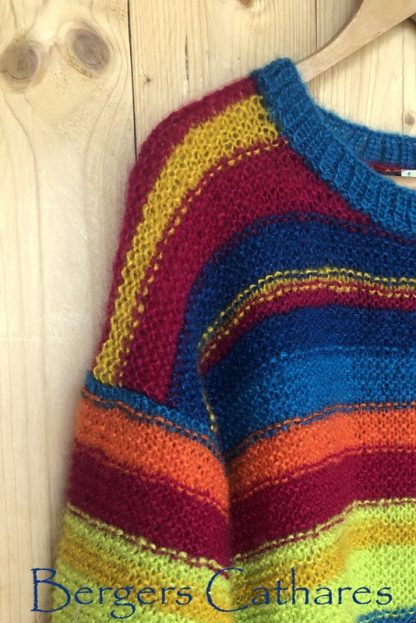 pull tricoté à la main en mohair