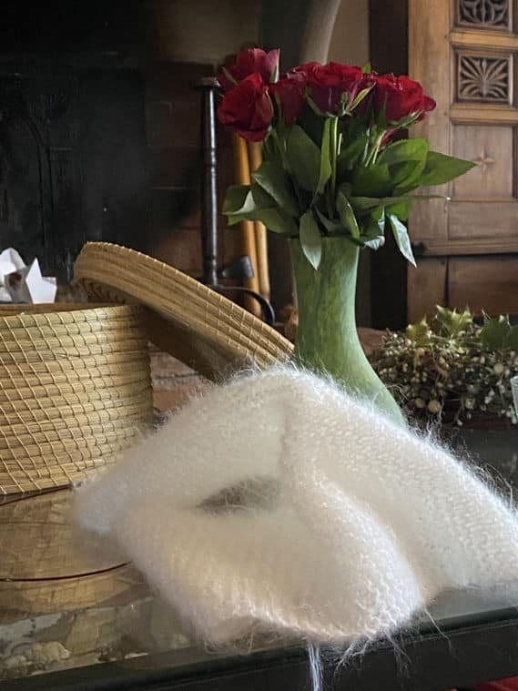 Détail fil mohair kid silk soie Précieuse pour châle mariée – Bergers Cathares